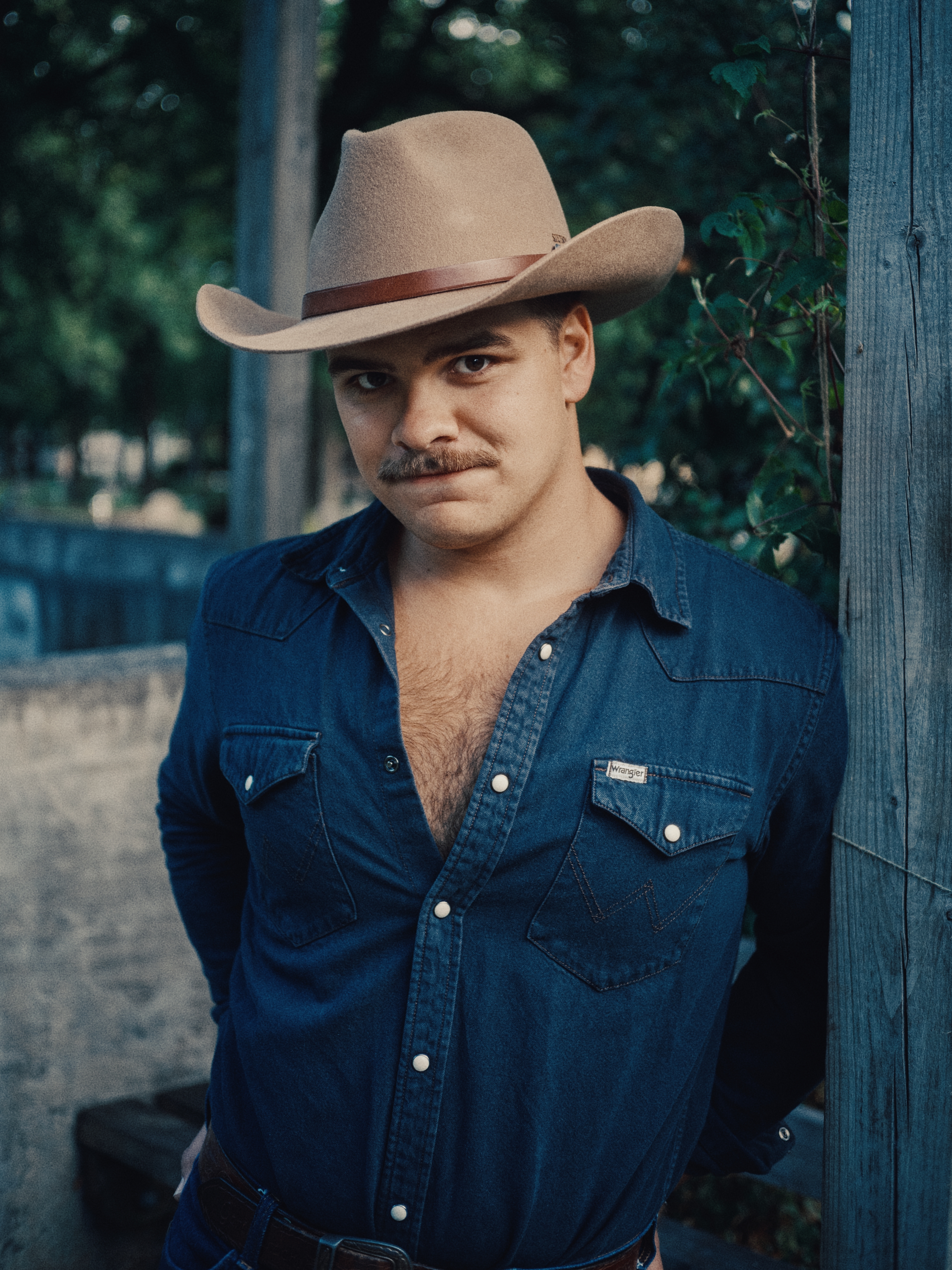 Tobiassten Ypsilon Backstage00001